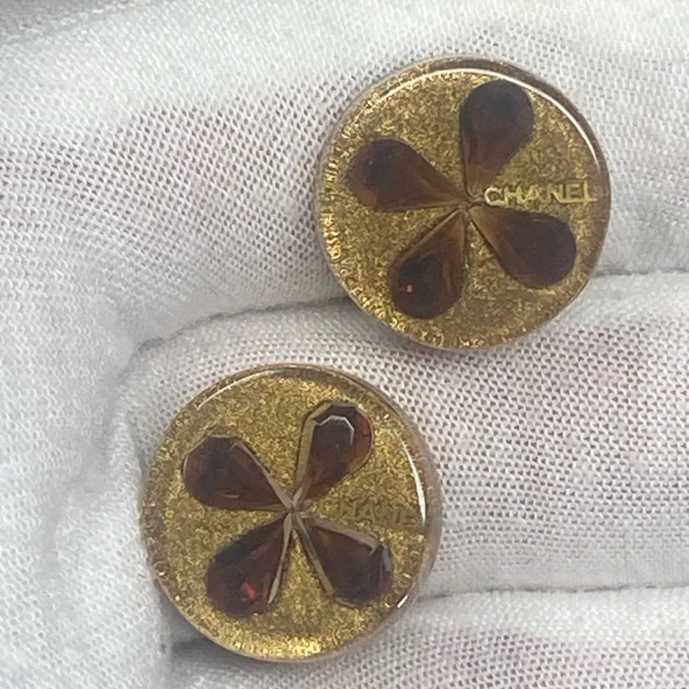 Chanel Vintage Lucite Amber Four Leaf Clip On Earrings - Picture 15 of 16